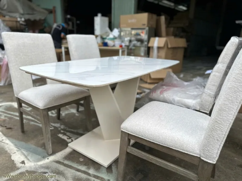 BÀN ĂN MẶT ĐÁ CHÂN SẮT – SANG TRọ NG, HIỆN ĐẠI - Nội thất thanh lý giá 3.400.000&nbsp;₫ danh mục Bàn