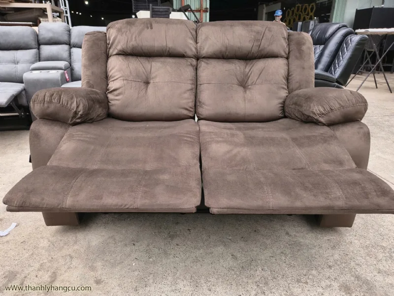 GHẾ SOFA ĐÔI 2 CHỔ CHỈNH CƠ DA NÂU - Nội thất thanh lý giá 4.900.000&nbsp;₫ danh mục Sofa
