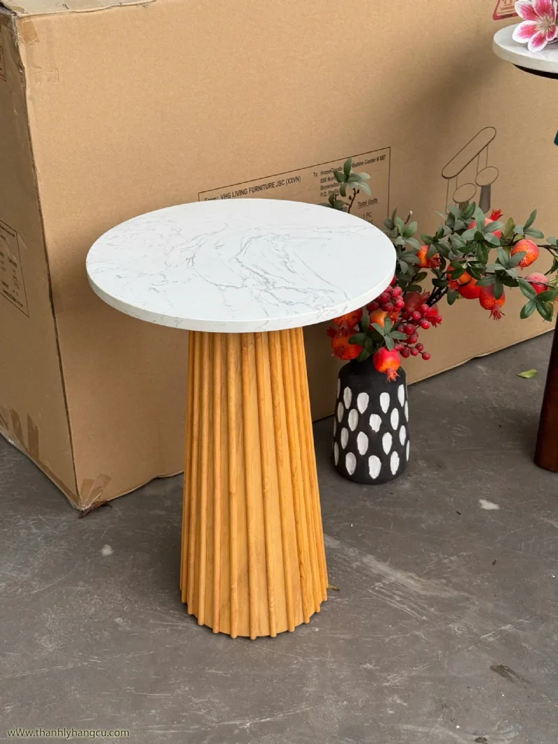 Bàn sofa mặt đá - Nội thất thanh lý giá 700.000&nbsp;₫ danh mục Bàn